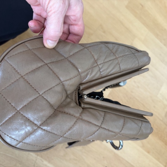 CHANEL Shoulder Bag, Tan/Taupe, Quilted Sides, Silver Chunky Chain - Picture 5 of 13